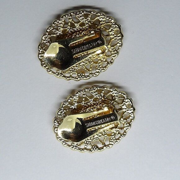 Vintage Signed Sarah Coventry Gold Filagree & Faux Onyx Clip-On Earrings - Picture 3 of 6